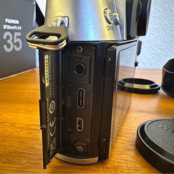 Fujifilm X-T50 w/ Fujinon XF 27mm F2.8 lens and Fujinon XF 35mm f/1.4 R lens - Picture 14 of 14